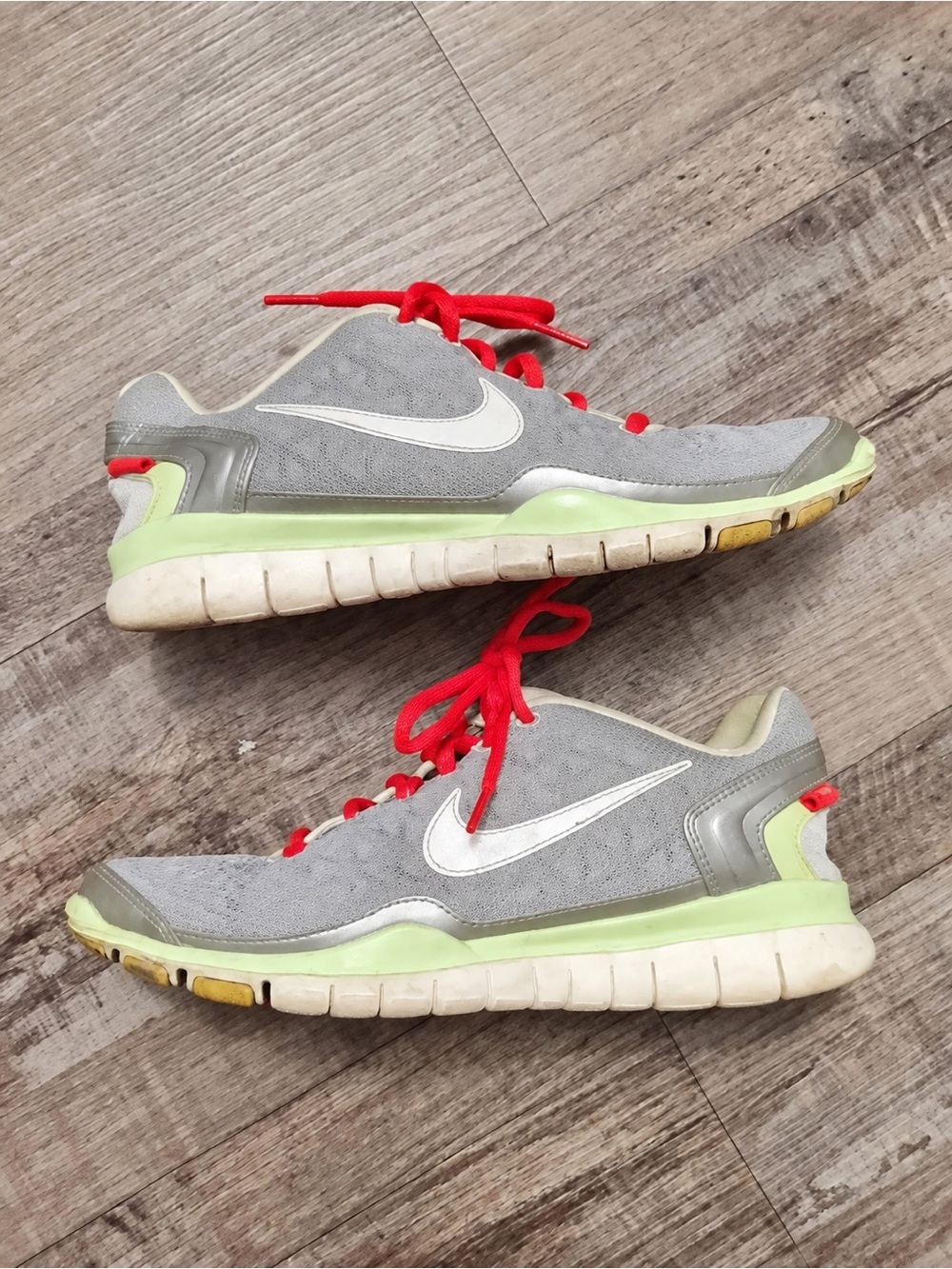 Women’s Nike size 7 Shoes Free TR Fit 2 Shield Women’s Run Walk Hike Trainers